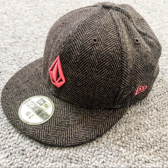 [Volcom] Fitted Flat Brim Hat - Picture 1 of 3